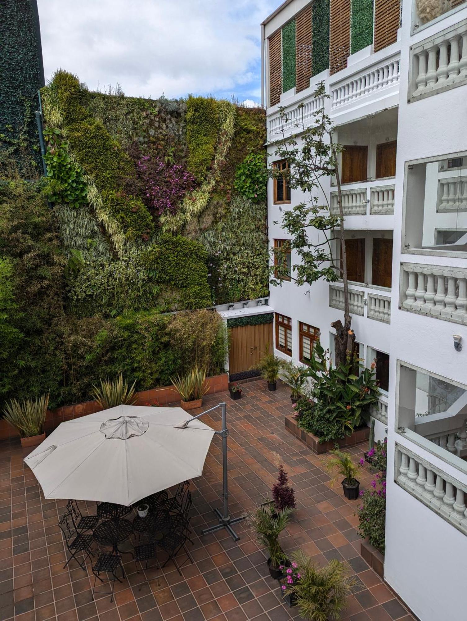 Vista Del Angel Hotel Boutique Кито Екстериор снимка